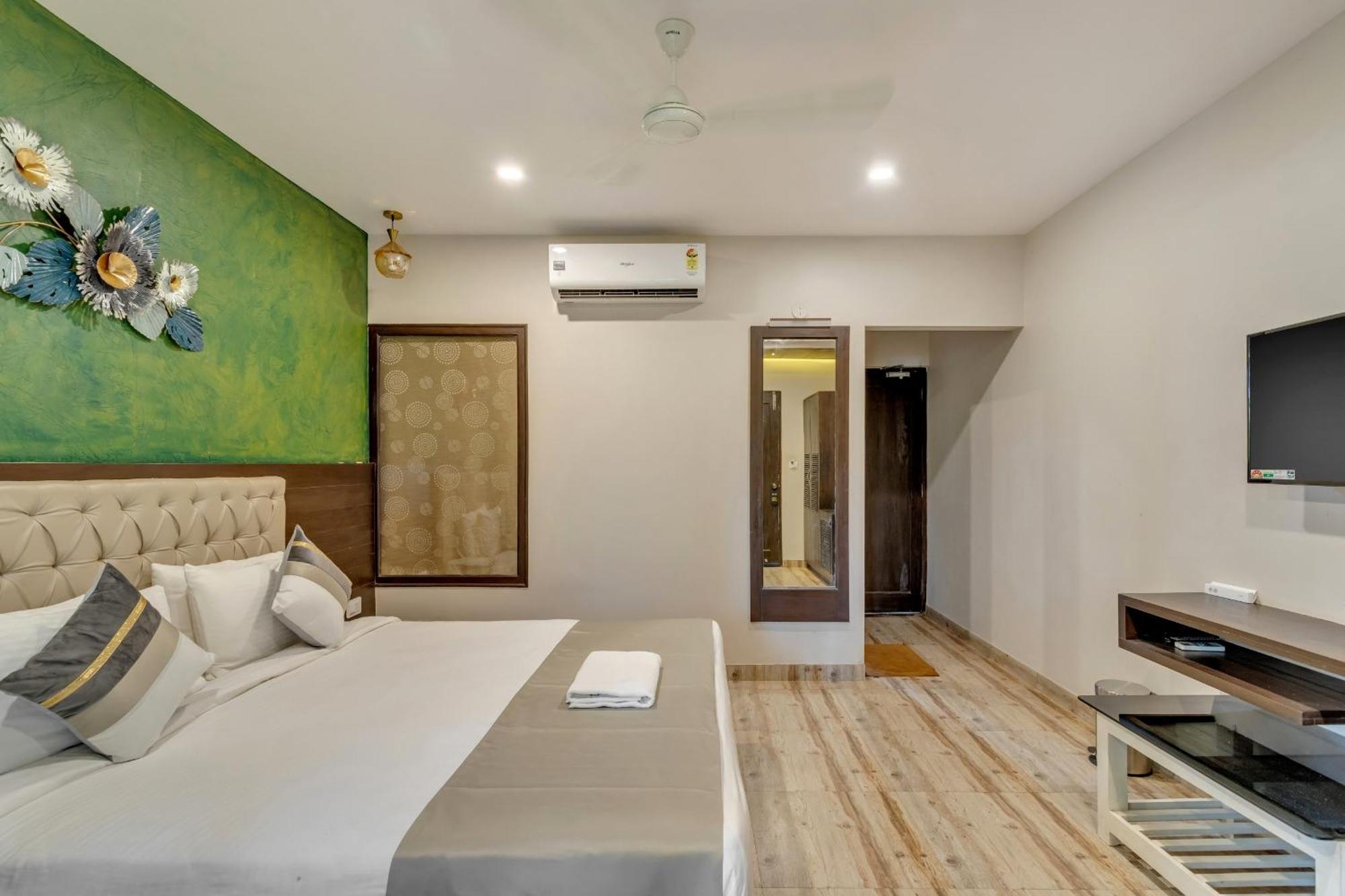 Skon Morjim Beach Resort By Orion Hotels Ó-Goa Kültér fotó